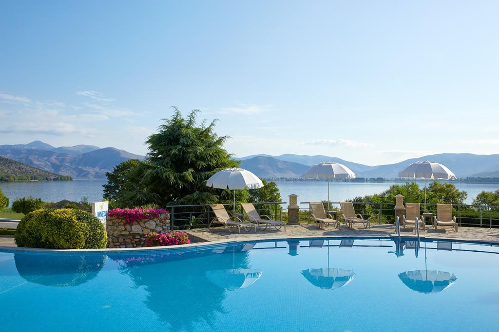 Limneon Resort & Spa Kastoria Exterior foto View of the Gulf of Pagase from the hotel