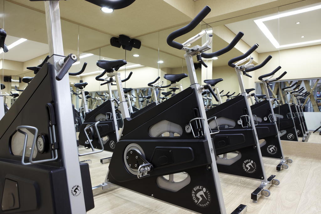 Limneon Resort & Spa Kastoria Exterior foto Indoor cycling